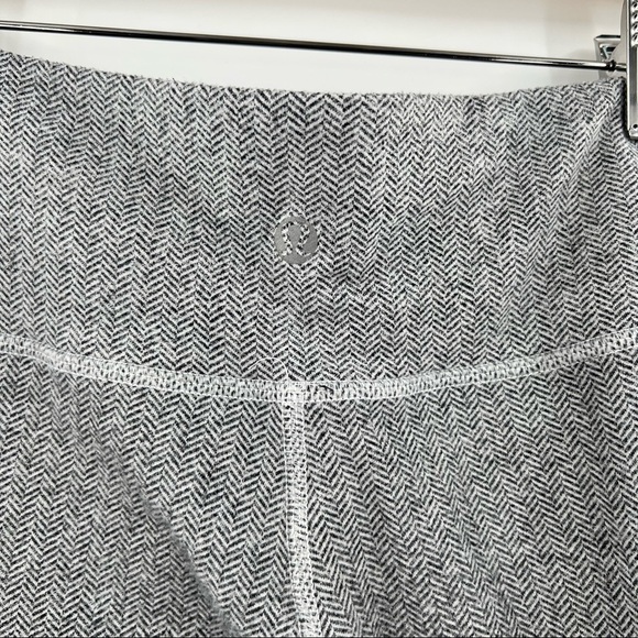 LULULEMON herringbone cropped Wunder under leggings size 6 - Picture 4 of 5